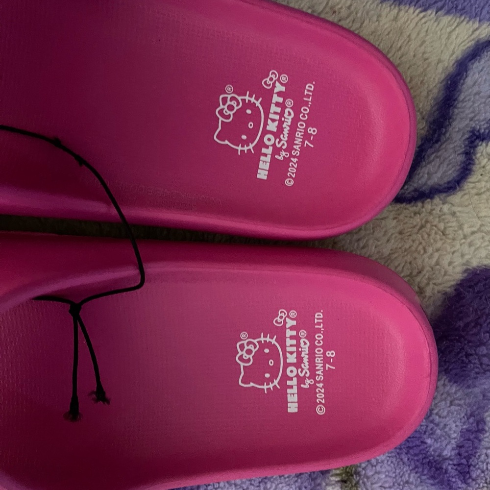 Hello Kitty Pink Slide Sandals with Rainbow Patch - Picture 3 of 5